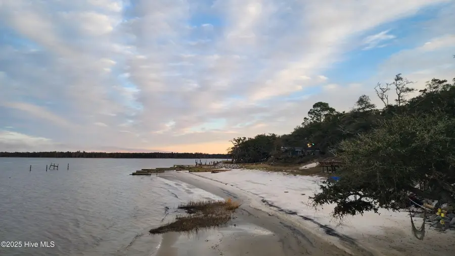 197 Pamlico Parkway, Beaufort, NC 28516 - Image #3