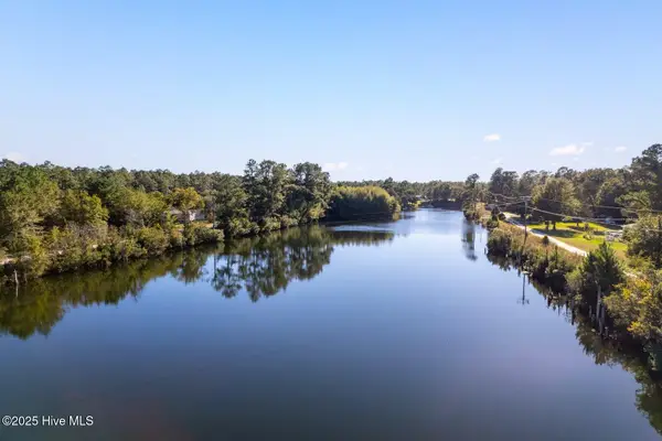 33 Pender Lake Road, Currie, NC 28435