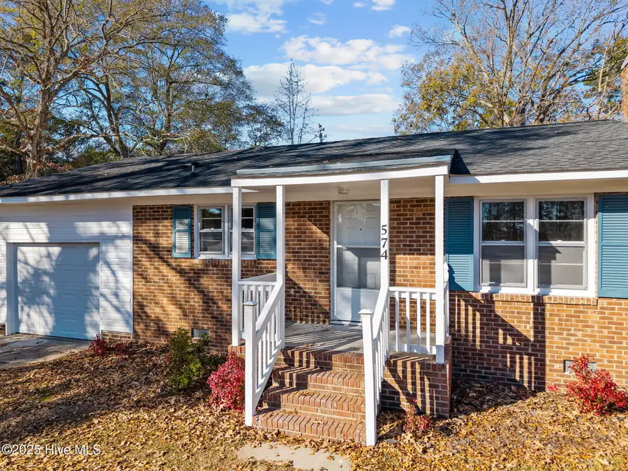 574 Simpson Street, Grimesland, NC 27837 - Image #2