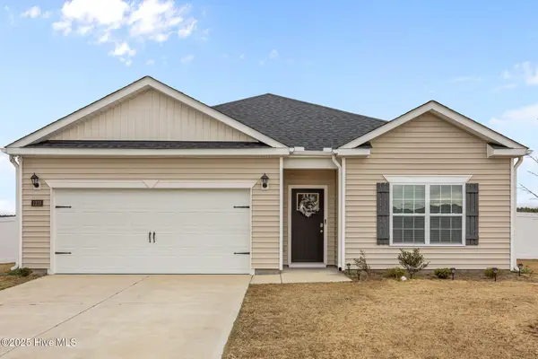 1215 Queensland Lane, Ayden, NC 28513