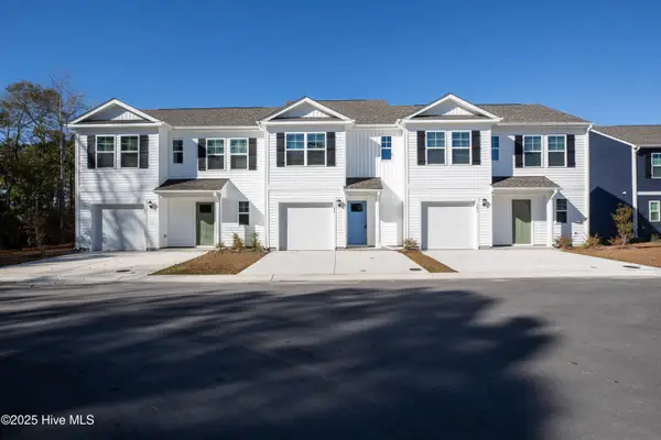 118 N Grassland Road #Th 16, Surf City, NC 28445