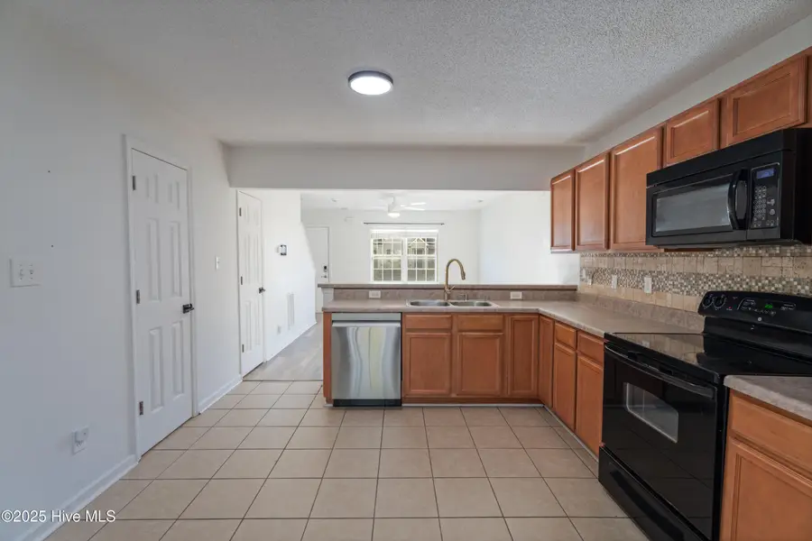 2000 Grandeur Avenue, Jacksonville, NC 28546 - Image #3