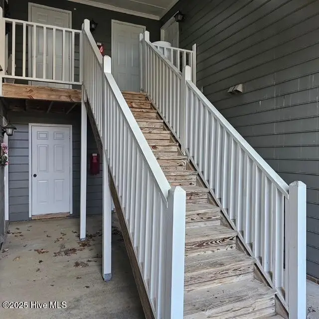 810 Ashebrook Drive, Greensboro, NC 27409 - Image #3