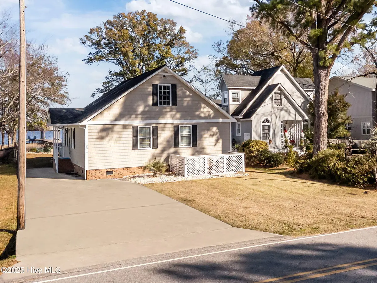 2517 Waccamaw Shores Road, Lake Waccamaw, NC 28450 - Image #1