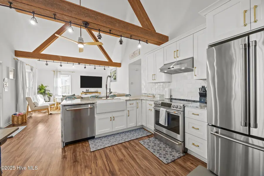 2517 Waccamaw Shores Road, Lake Waccamaw, NC 28450 - Image #2