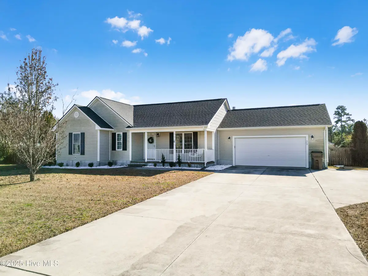 305 Murphy Drive, Jacksonville, NC 28540 - Image #1