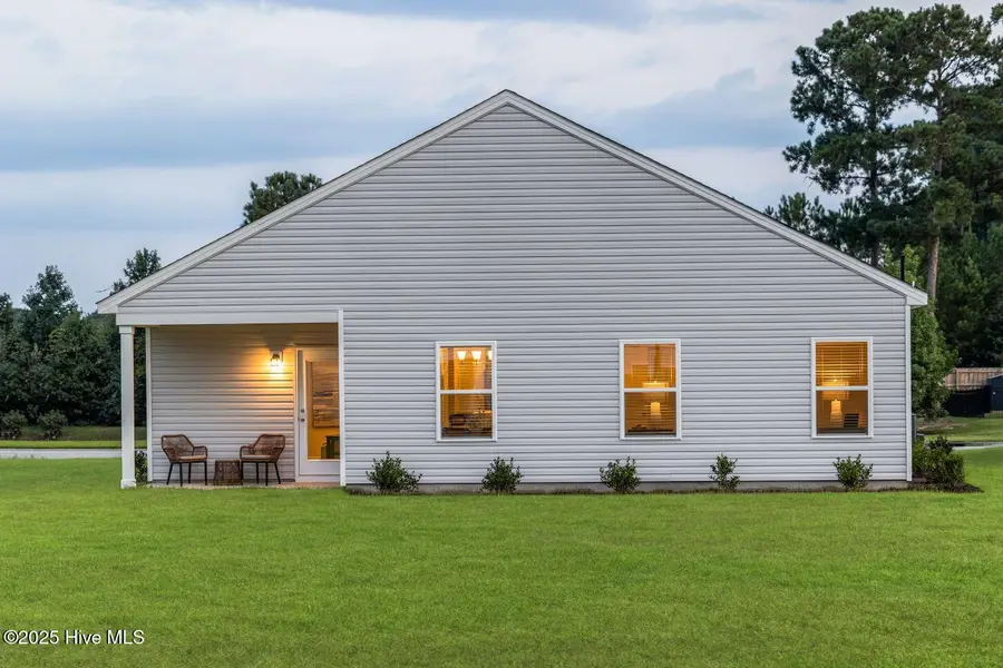 102 Maymont Street Nw, Supply, NC 28462 - Image #2