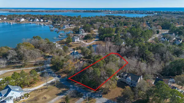 512 Chadwick Shores Drive, Sneads Ferry, NC 28460