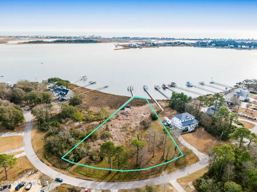 1065 Chadwick Shores Drive, Sneads Ferry, NC 28460 - Image #3