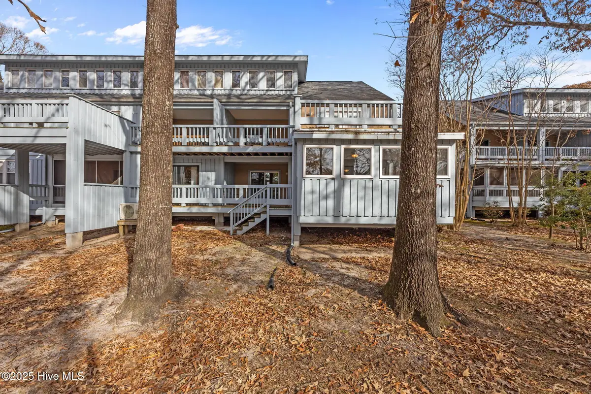 1304 Harbourside Drive, New Bern, NC 28560 - Image #1
