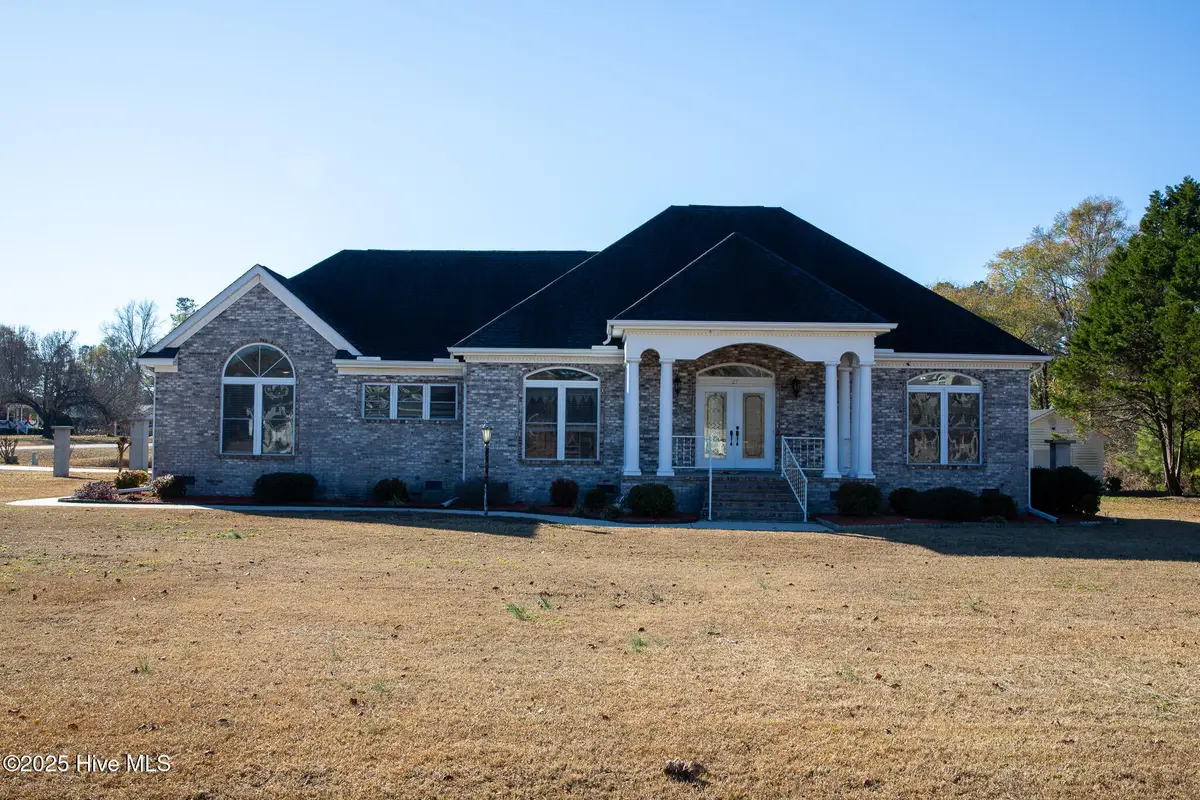 27 Stewart Circle, Whiteville, NC 28472 - Image #1