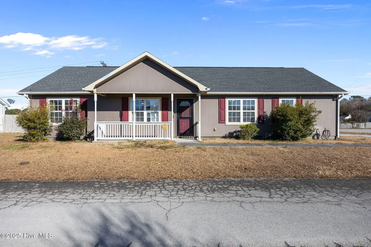 100 Foxtrail Drive, Hubert, NC 28539 - Image #1