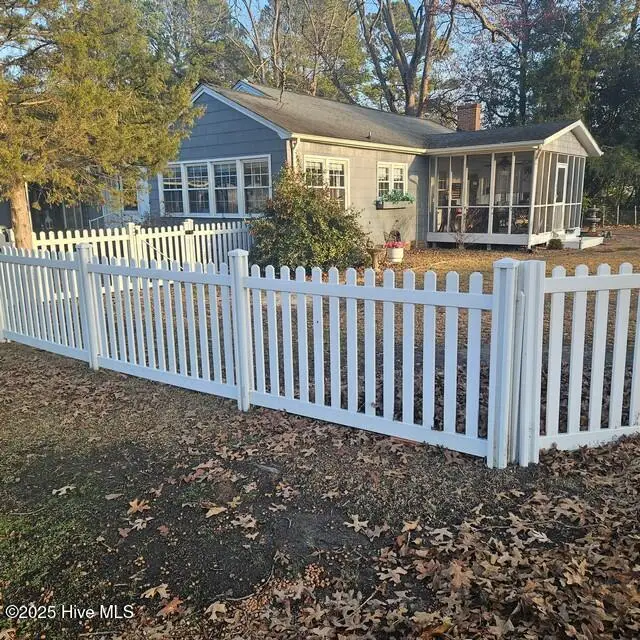 506 W Clinton Street, Roseboro, NC 28382 - Image #1