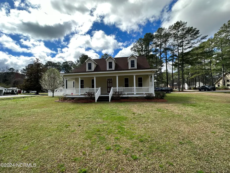 402 Confederate Street, Windsor, NC 27983 - #3