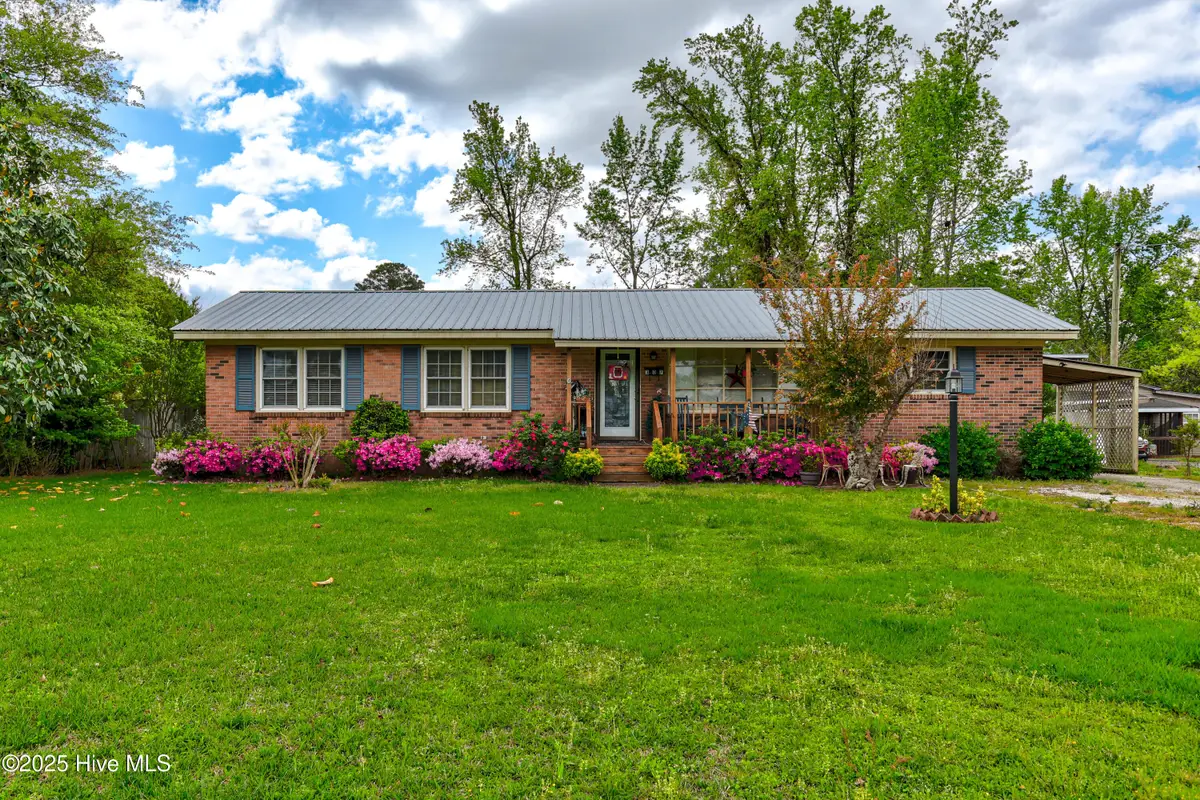 307 W Westbrook Street, Wallace, NC 28466 - Image #1