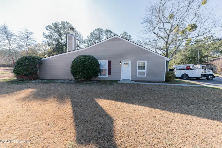 112 Palace Circle, Jacksonville, NC 28546 - Image #2