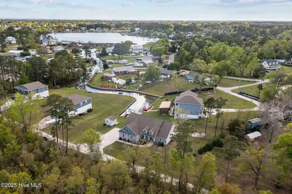 442 Crows Nest Lane, Sneads Ferry, NC 28460