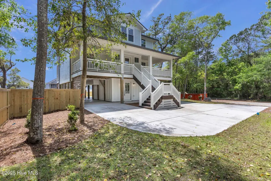 110 SW 26th Street, Oak Island, NC 28465 - Image #3