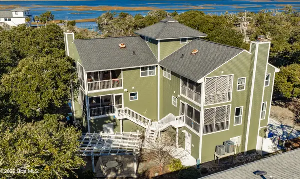 111 Cutlass Drive, Surf City, NC 28445