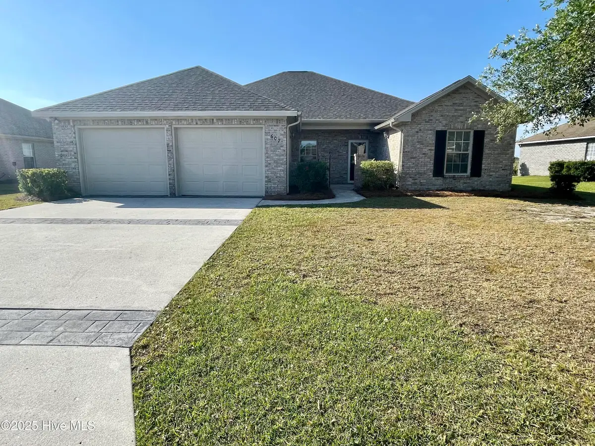 607 Castle Bay Drive, Hampstead, NC 28443 - Image #1