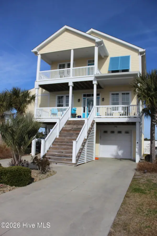 127 Sound Point Drive, Harkers Island, NC 28531