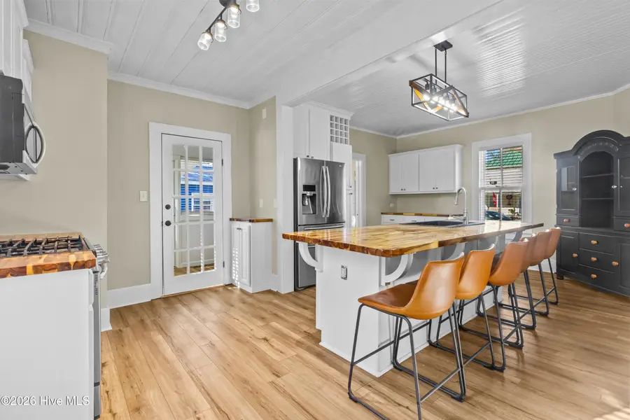 1221 N Craven Street, New Bern, NC 28560 - Image #3