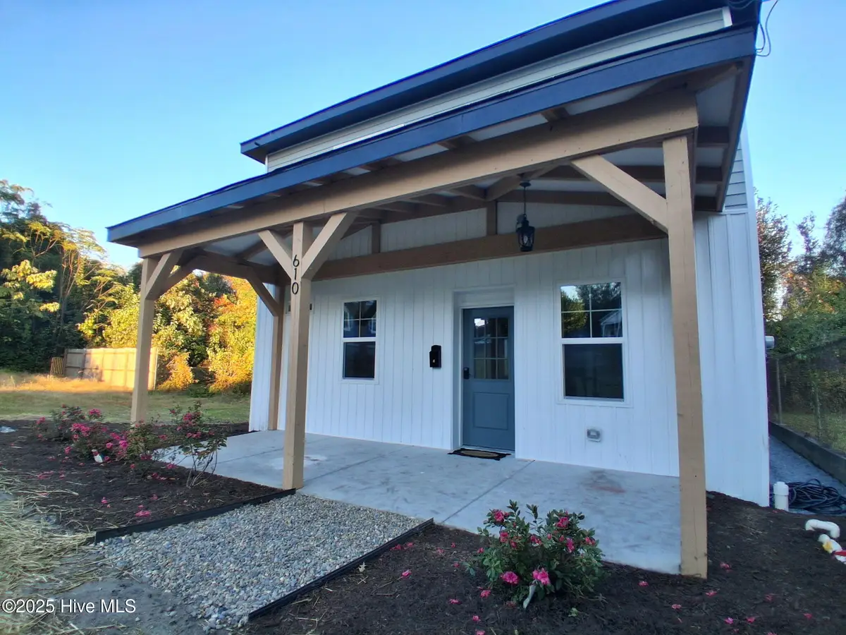 610 N 10th Street, Wilmington, NC 28401 - Image #1