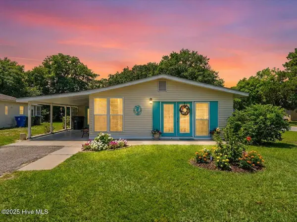 115 NE 66th Street, Oak Island, NC 28465