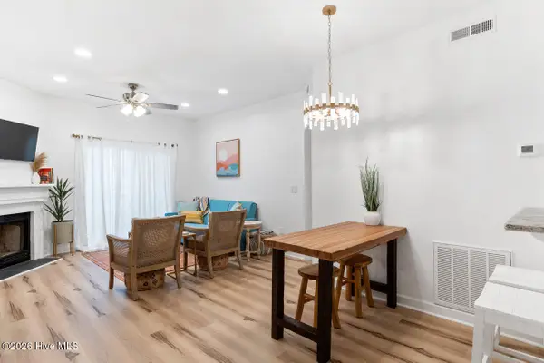 4220 Wilshire Boulevard #204, Wilmington, NC 28403