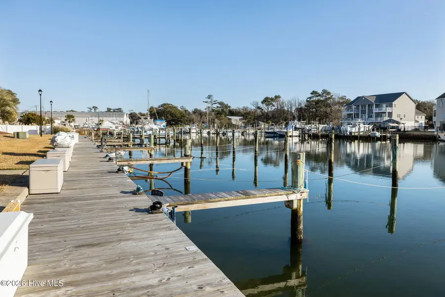 118 Lake Avenue #303, Morehead City, NC 28557 - Image #3
