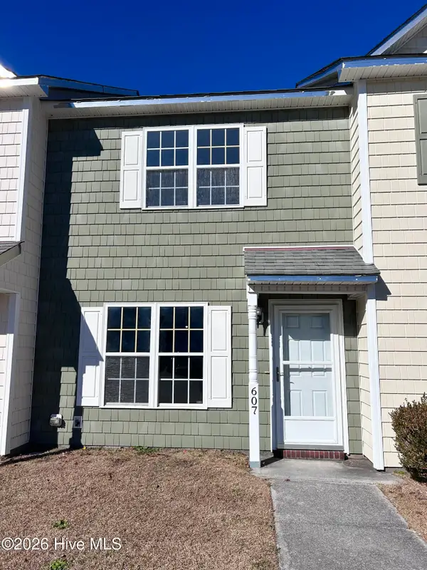 607 Streamwood Drive #607, Jacksonville, NC 28546