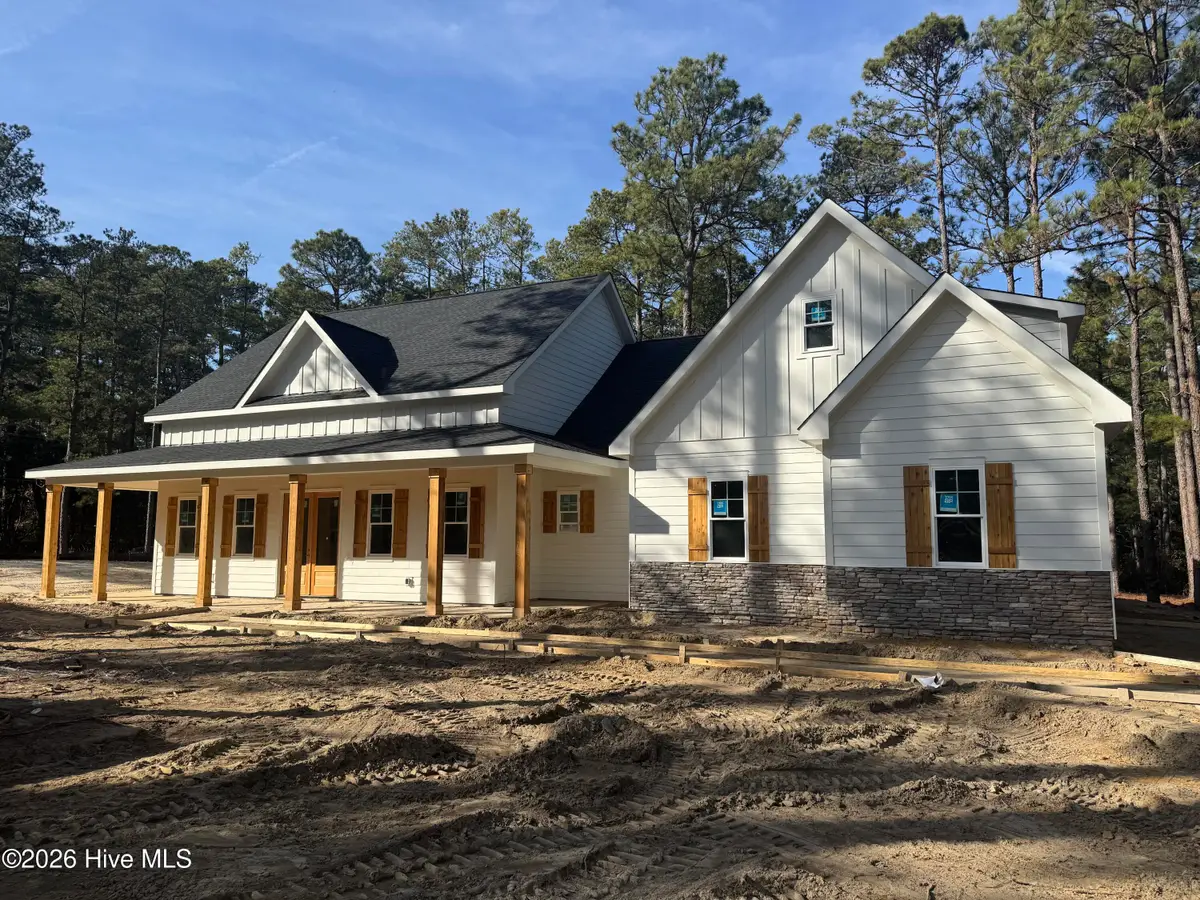 90 S Glenwood Trail, Southern Pines, NC 28387 - Image #1