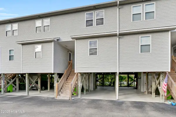 221 Lazy Day Drive, Surf City, NC 28445