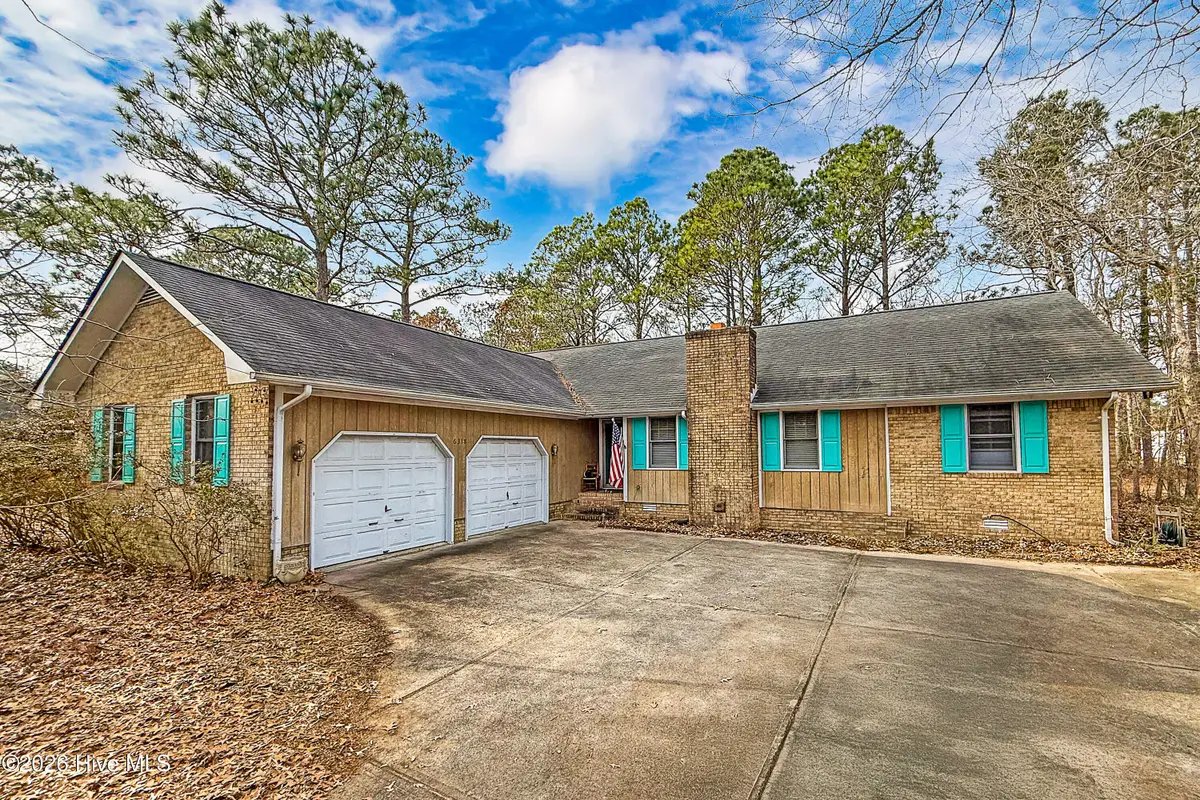 6318 Albatross Drive, New Bern, NC 28560 - Image #1