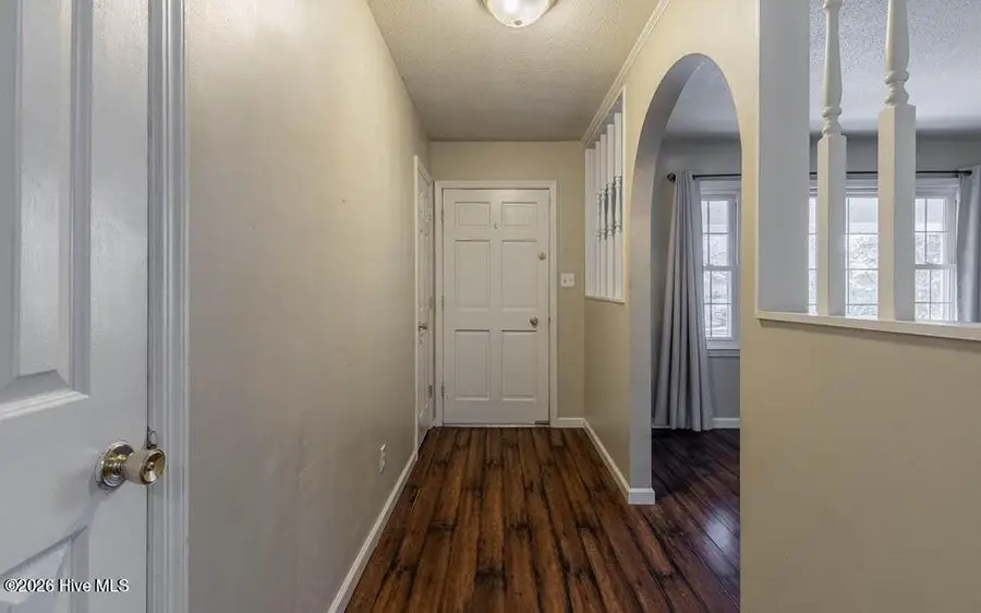 504 Greenbriar Drive, Jacksonville, NC 28546 - Image #2