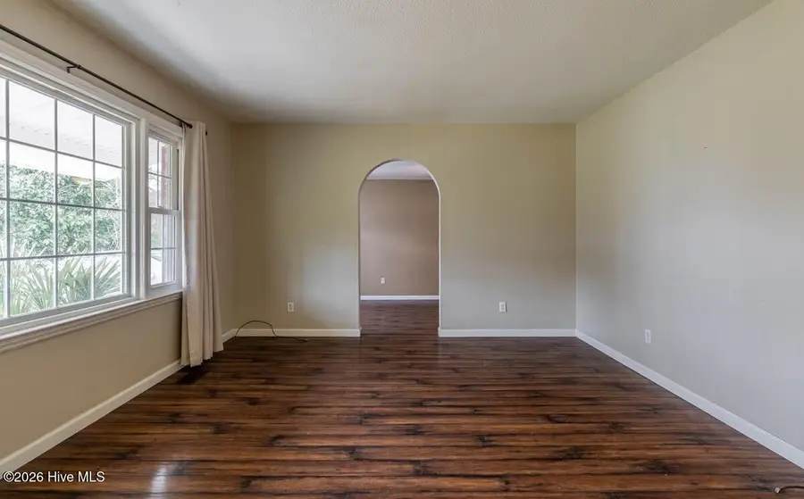 504 Greenbriar Drive, Jacksonville, NC 28546 - Image #3