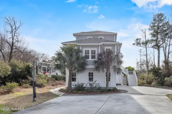 2525 Royal Palm Lane, Wilmington, NC 28409