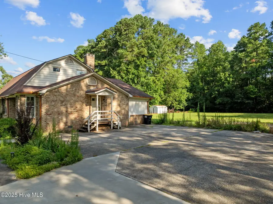 1813 Worthington Road, Greenville, NC 27858 - Image #2