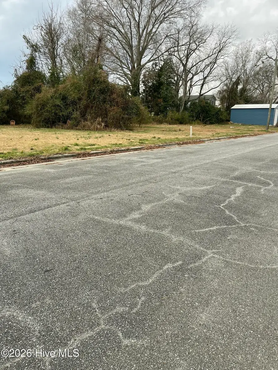 821 Tayloe Street, Washington, NC 27889 - Image #3