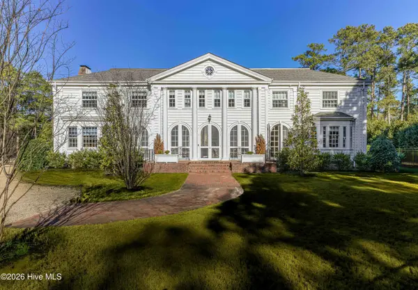 12 E Barrett Road, Pinehurst, NC 28374