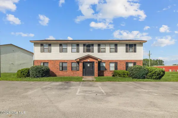 107 Ravenwood Drive, Jacksonville, NC 28546