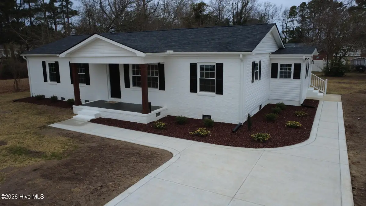 903 E Balsey Street, Clinton, NC 28328 - Image #1