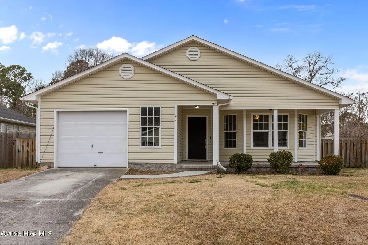 424 Boysenberry Lane, Hubert, NC 28539 - Image #1