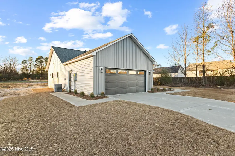 404 Wade Drive, Richlands, NC 28574 - Image #3