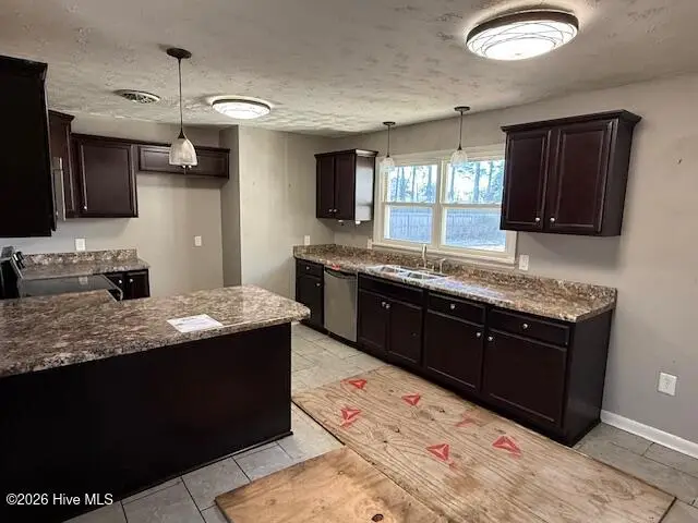 8 Oxford Drive, Jacksonville, NC 28546 - Image #2