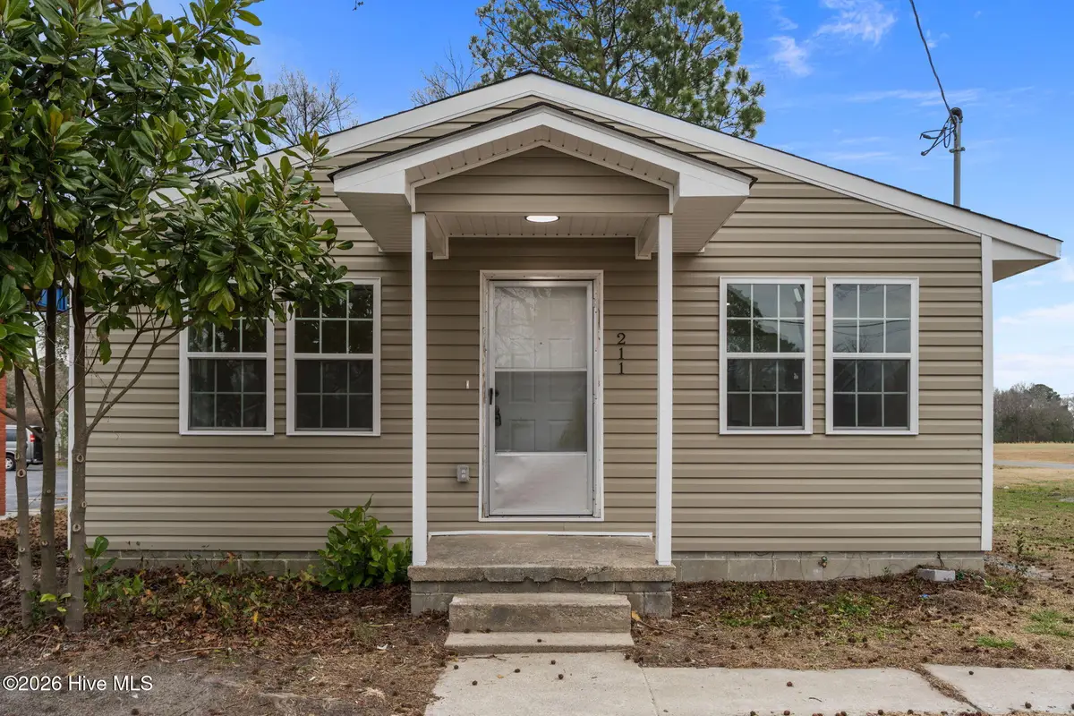 211 S Jackson Street, Beulaville, NC 28518 - Image #1