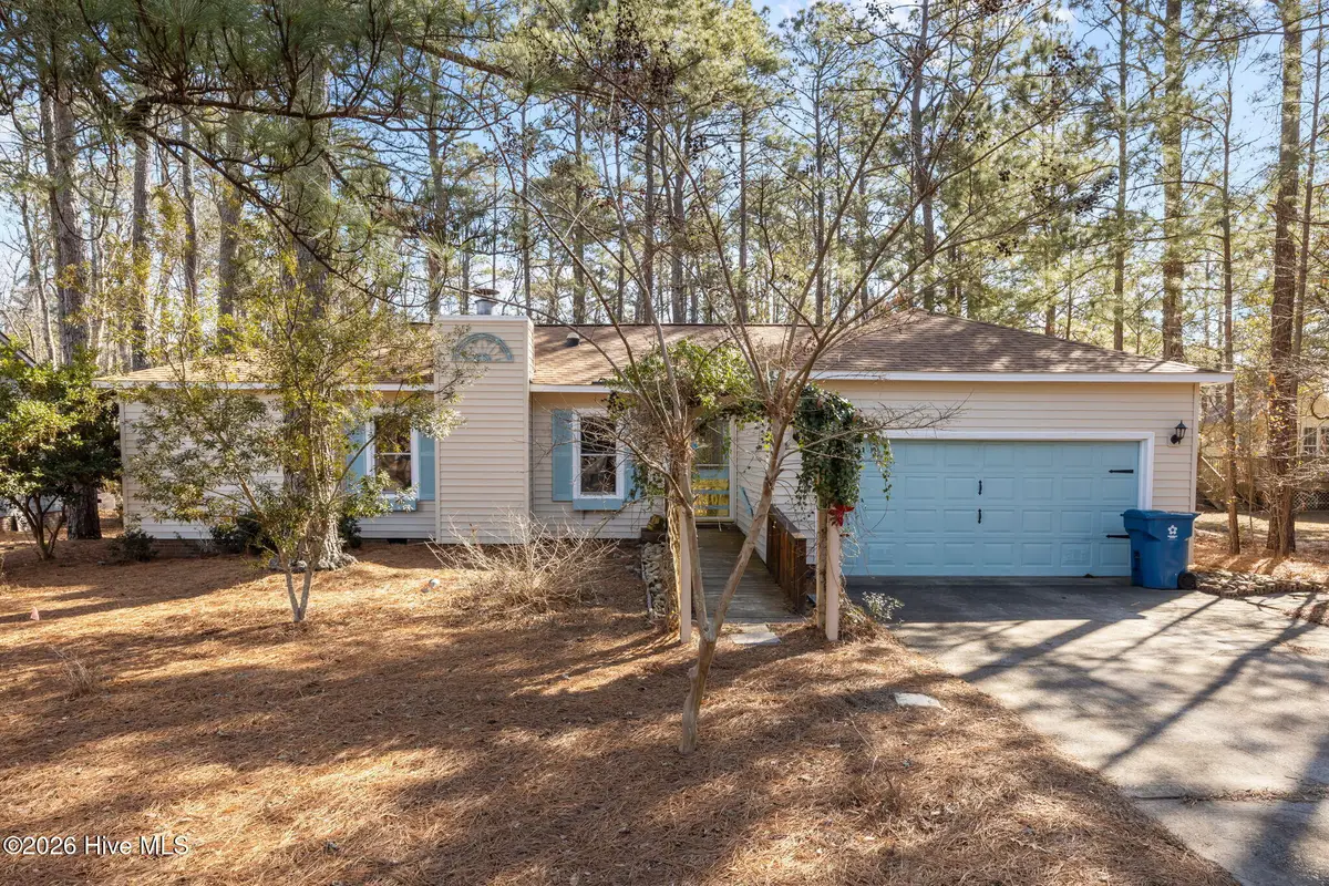 802 Black Swan Road, New Bern, NC 28560 - Image #1