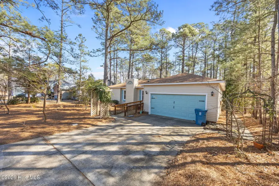802 Black Swan Road, New Bern, NC 28560 - Image #2
