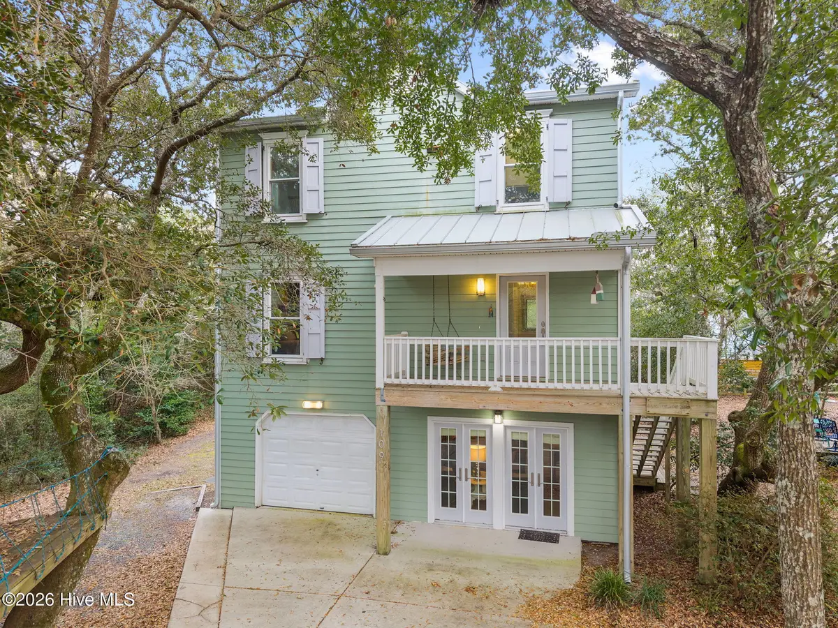 109 Sea Urchin Court, Surf City, NC 28445 - Image #1