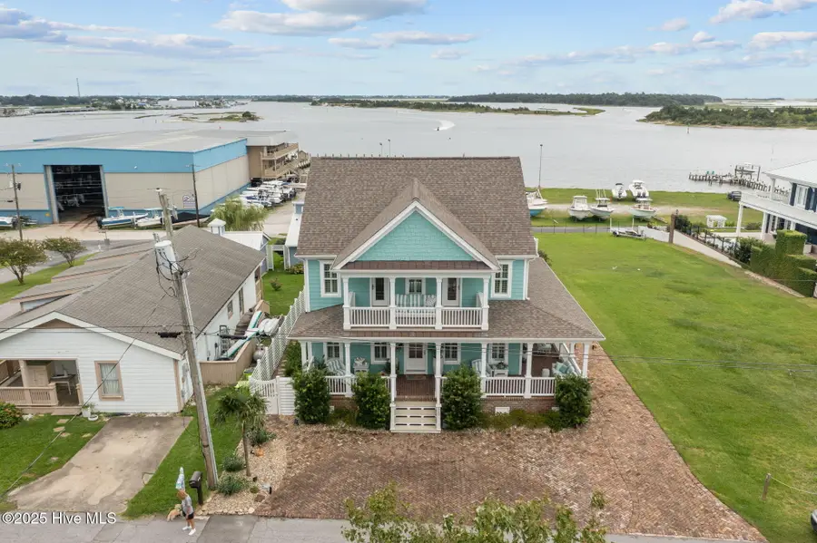 303 S Elm Street, Swansboro, NC 28584 - Image #2